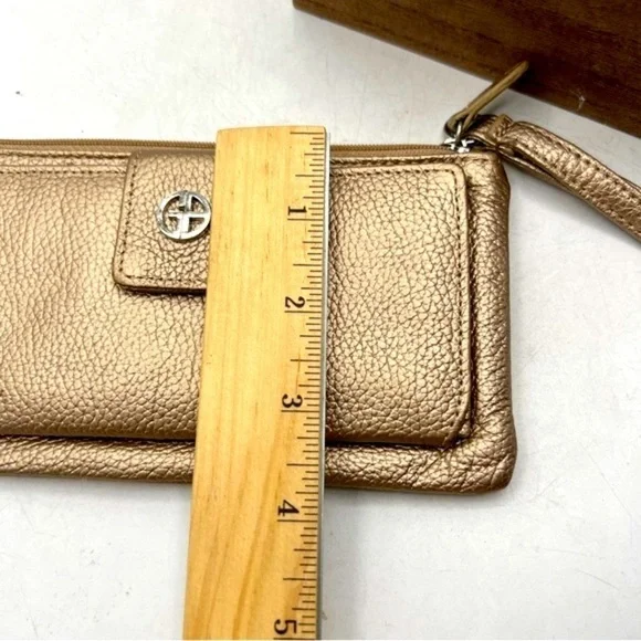 Giani Bernini Metallic Gold Genuine Leather Zip Pocketed Clutch Wristlet Wallet - Picture 14 of 15